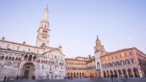 live in modena emilia romagna